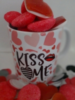 Liefdes mok met tekst Kiss me