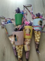 Puntzak spek of popcorn met beker - Voor de wandelkampioen